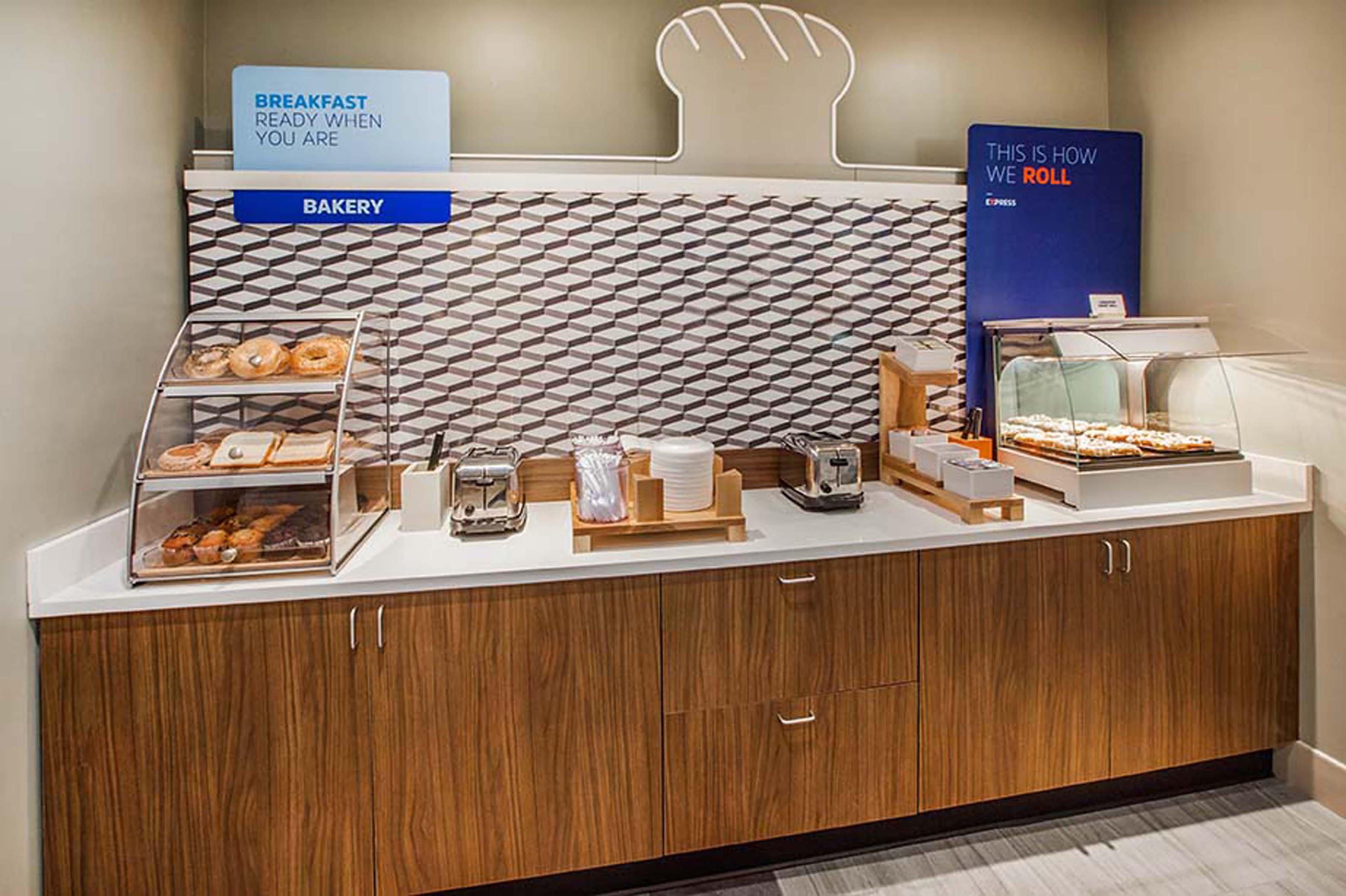 Holiday Inn Express Queensbury-Lake George Area By Ihg Екстер'єр фото