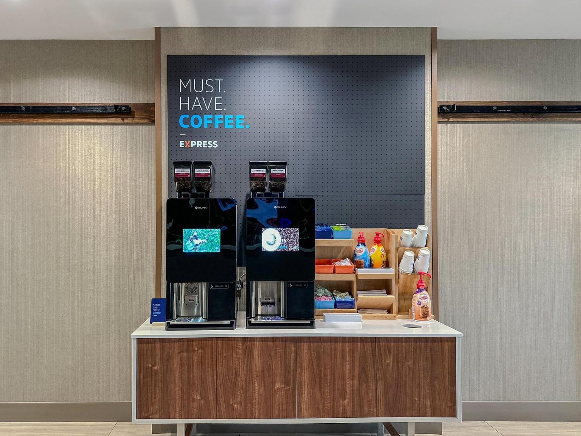 Holiday Inn Express Queensbury-Lake George Area By Ihg Екстер'єр фото